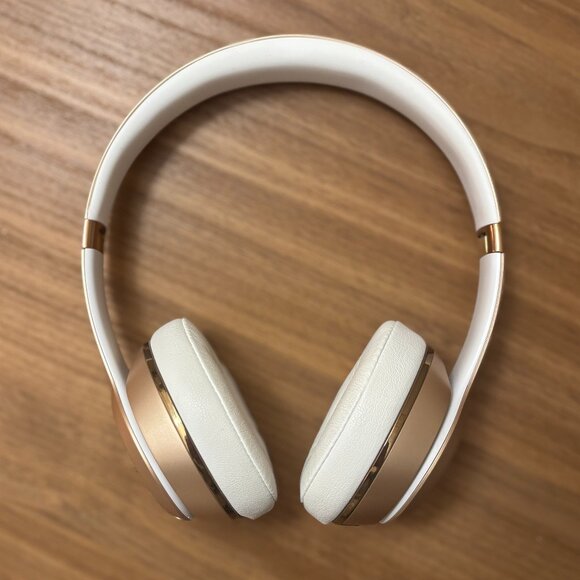 Beats Solo 3 Wireless Headphones, Gold/White - Picture 3 of 7